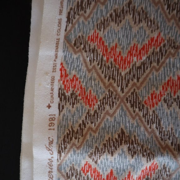 Vintage linen Fabric 1981 House 'N Home Fabrics & Draperies Lereem 29 x 47 - Picture 3 of 7